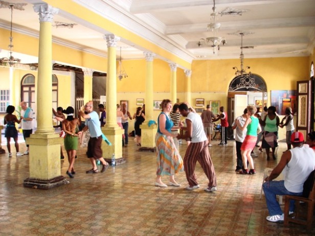 Salsa holidays dancers in Cuba